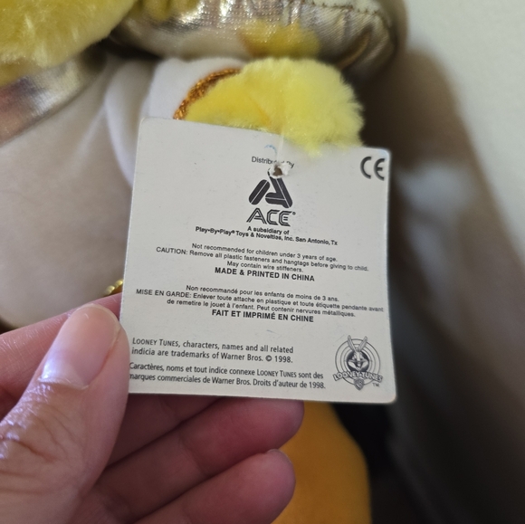 Vintage 1998 Tweety Bird stuffed animal. New with tags - Picture 3 of 4